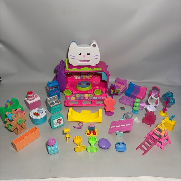 Gabby’s Dollhouse 81 Piece Lot Figures Accessories Playset Toys